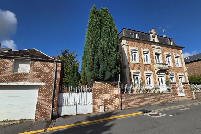 Magnifique maison bourgeoise à rénover située à Anor